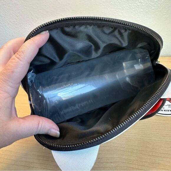 The Creme Shop X Hello Kitty White Makeup Bag 10x6x4 Flaw - Picture 4 of 4